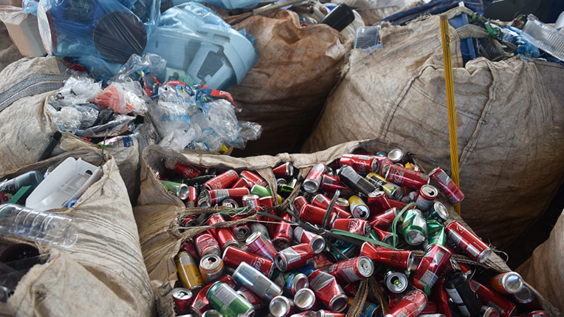 Sancionada lei que reforça incentivos fiscais à reciclagem — Senado Notícias