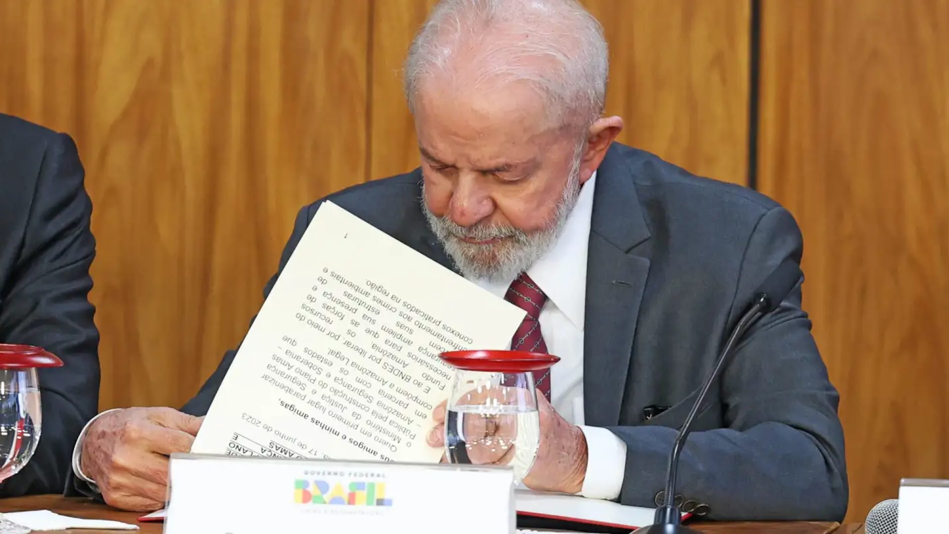 Lula veta lei que reconhece estágio como experiência profissional