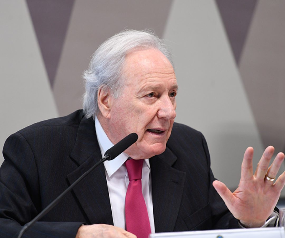 À mesa, em pronunciamento, ministro de Estado da Justiça e Segurança Pública, Ricardo Lewandowski.