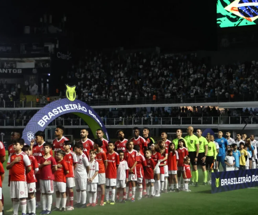 Santos e Internacional duelam em confronto decisivo na briga contra o rebaixamento