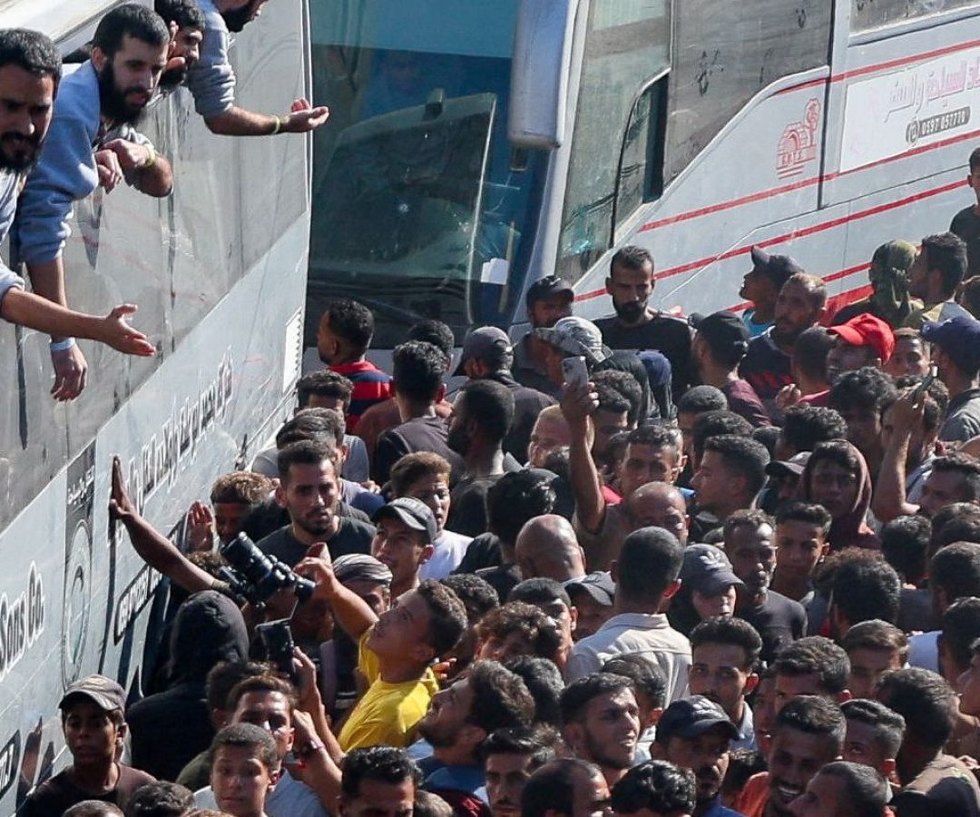 Israel começa a libertar presos palestinos