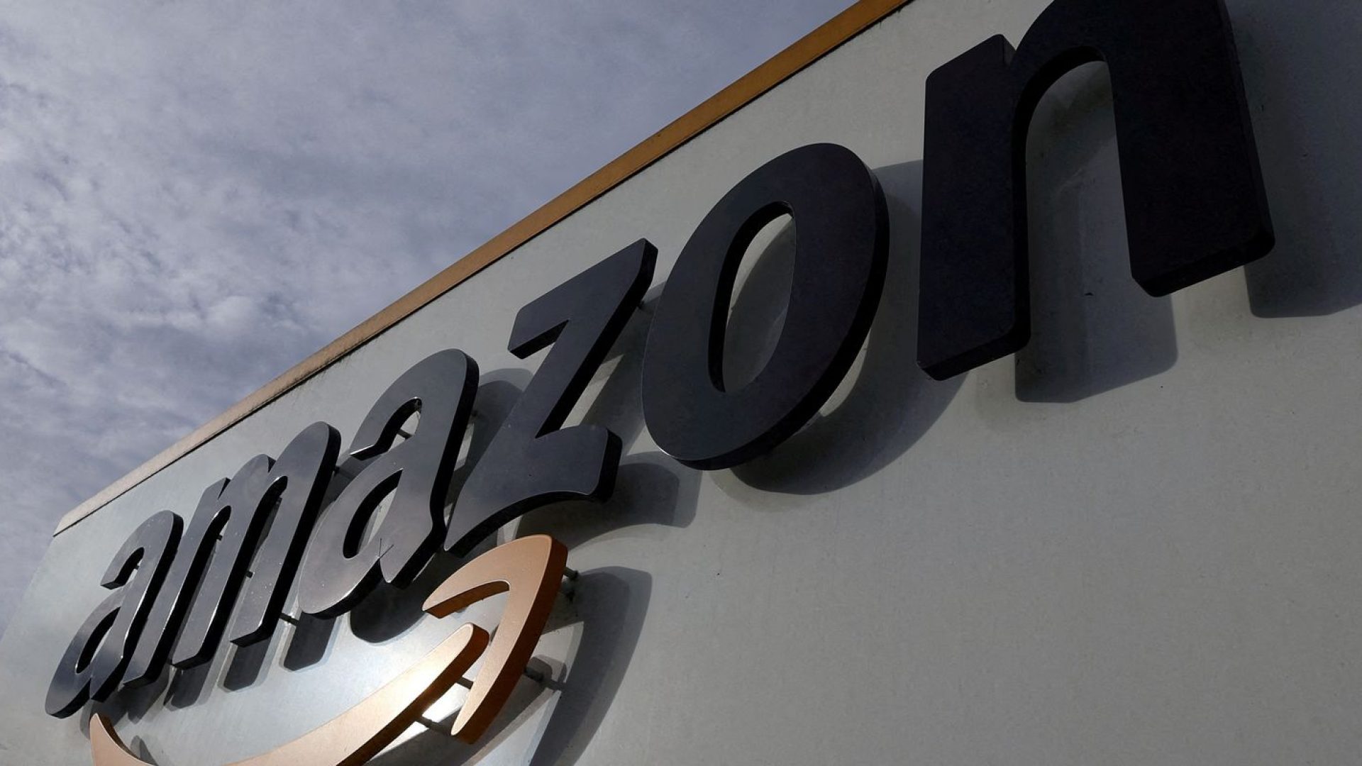 Irã informa ter atacado central de dados da Amazon no Bahrein