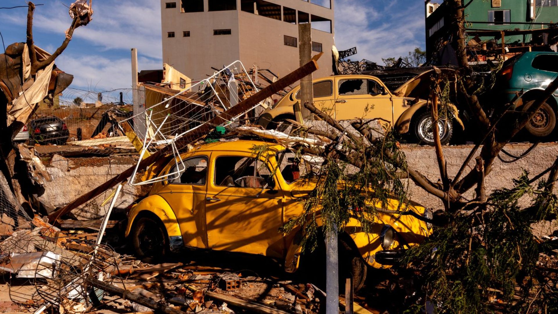 Grupo vai acompanhar ações em áreas atingidas por tornado no Paraná
