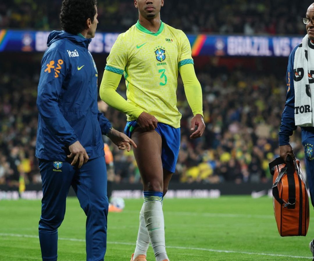 Zagueiro Gabriel Magalhães é cortado da seleção brasileira