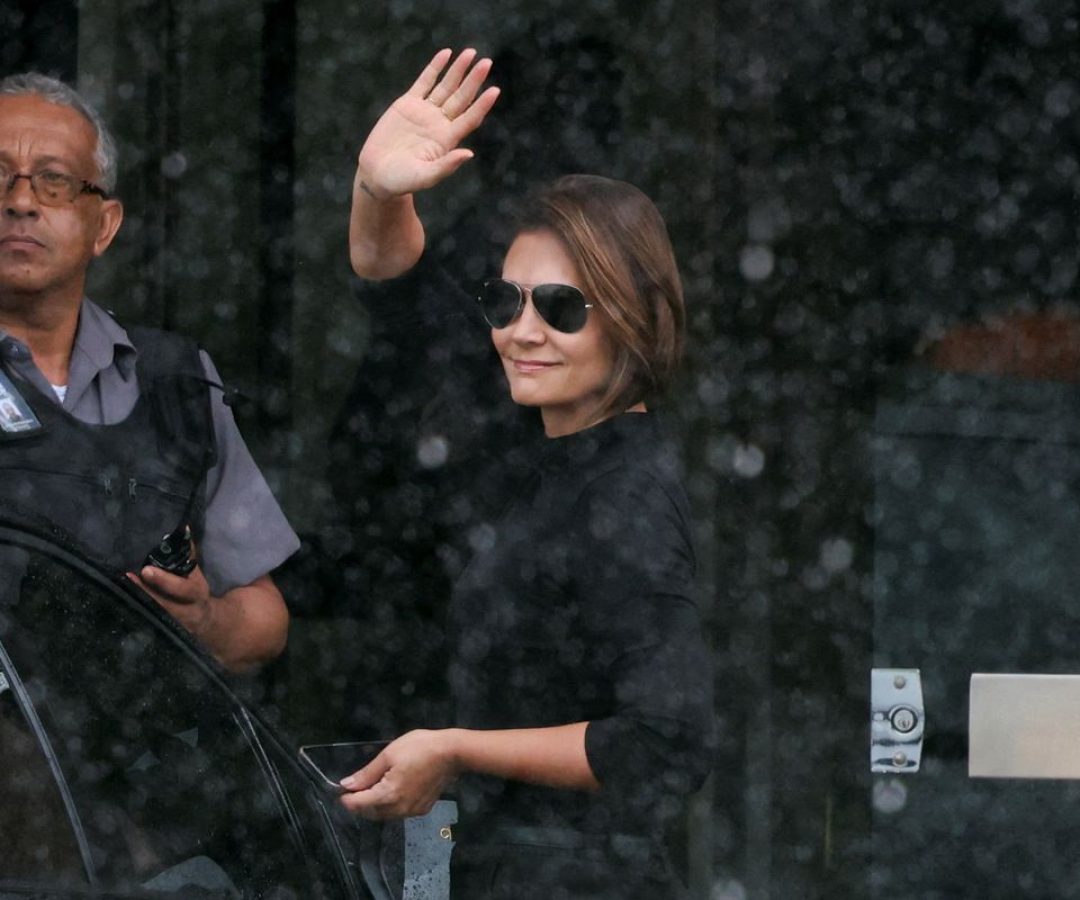 Bolsonaro recebe a ex-primeira-dama Michelle na PF