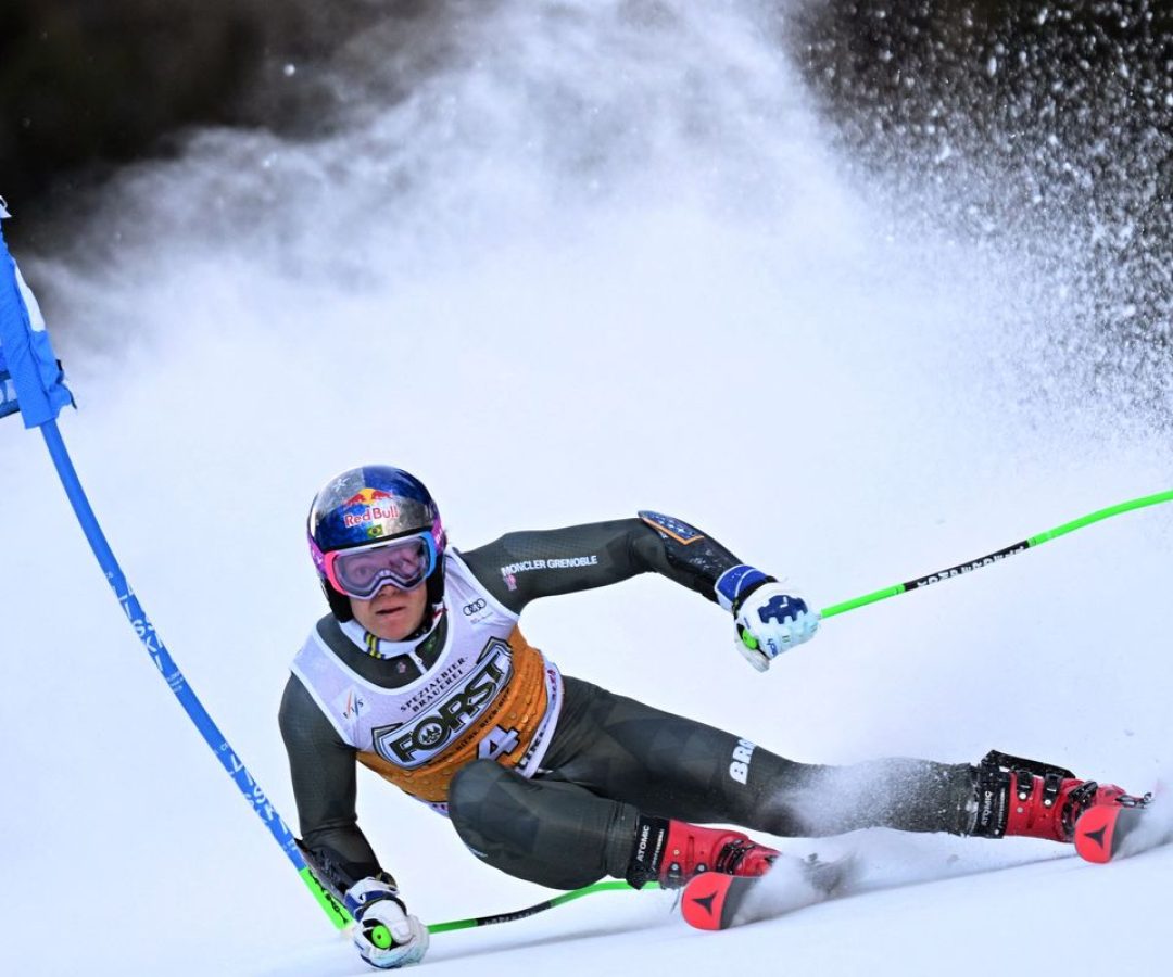 Lucas Pinheiro é prata em etapa da Copa do Mundo de Esqui Alpino