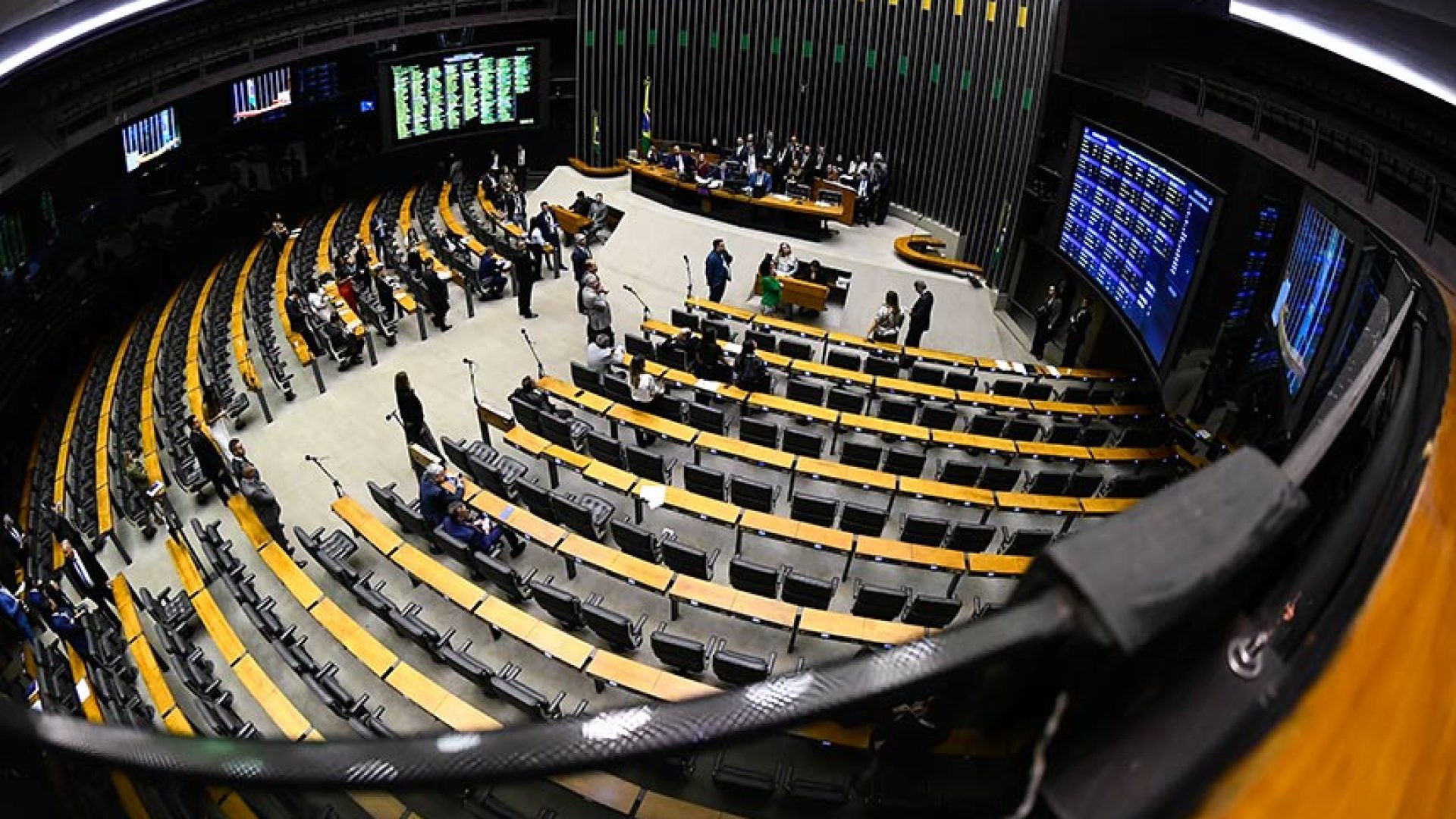 Foto geral do Plenário da Câmara dos Deputados.