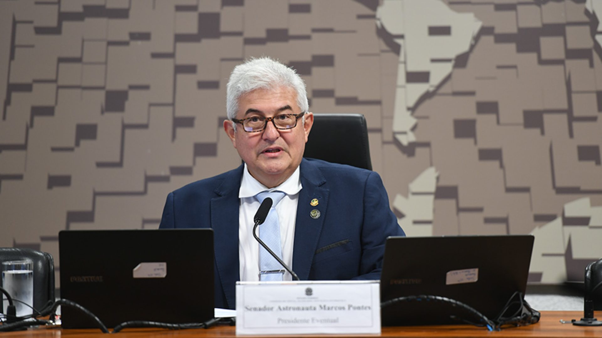 À mesa, presidente eventual da CCT, senador Astronauta Marcos Pontes (PL-SP), conduz audiência.