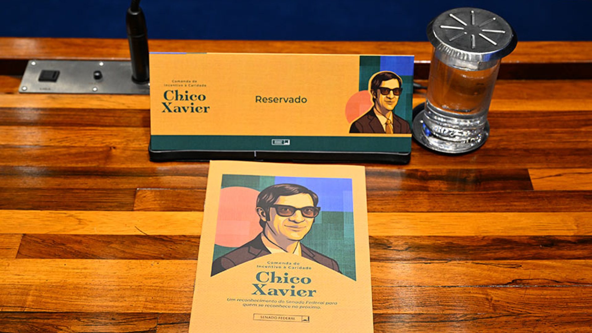 Plenário está preparado para o início da sessão.