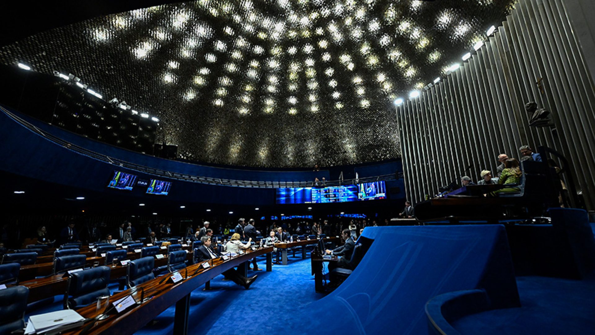 Senado vai comemorar o Dia do Professor na terça-feira — Senado Notícias