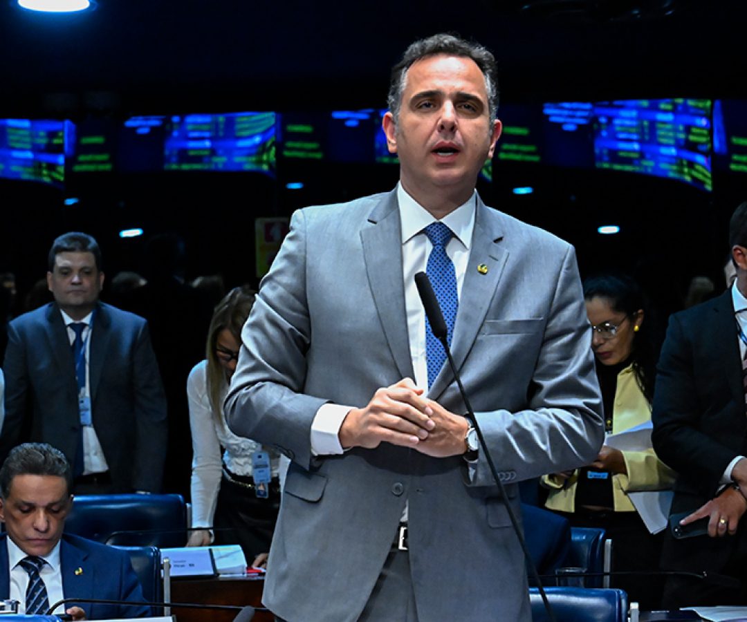 Senador Rodrigo Pacheco (PSD-MG) em pronunciamento à bancada.