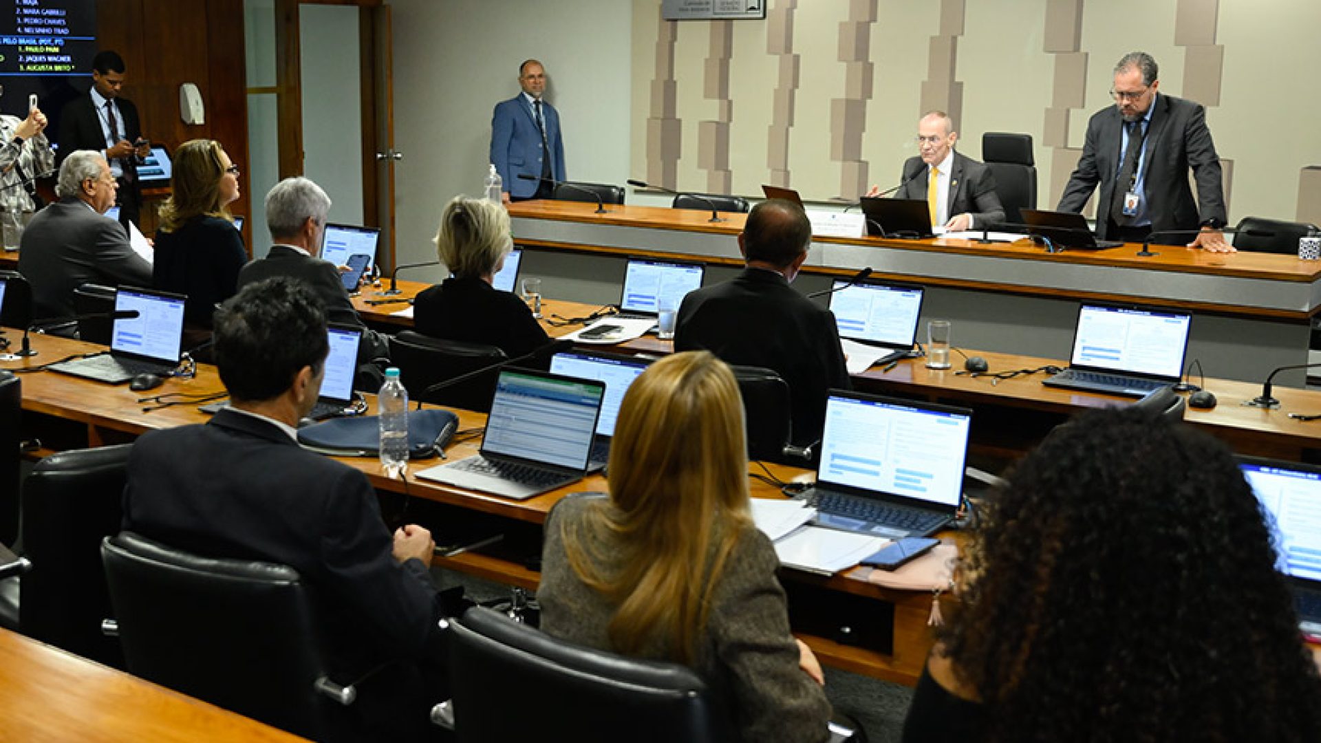 Com 45 matérias, CMA pode enfrentar crimes ambientais e desastres climáticos — Senado Notícias