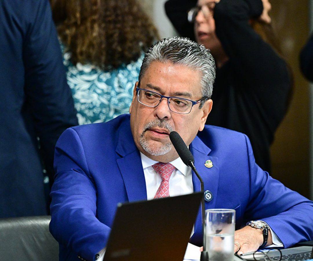 Em pronunciamento, à bancada, senador Dr. Hiran (PP-RR).