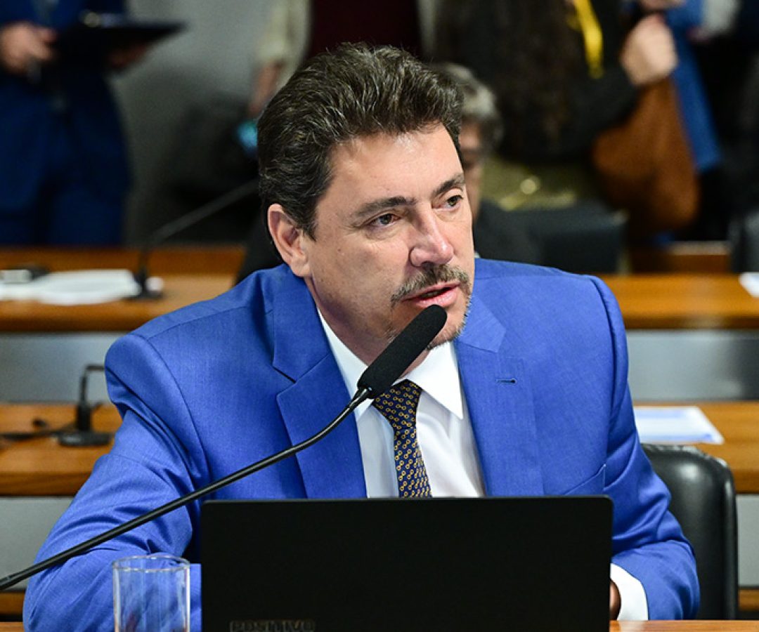 Em pronunciamento, à bancada, senador Wilder Morais (PL-GO).