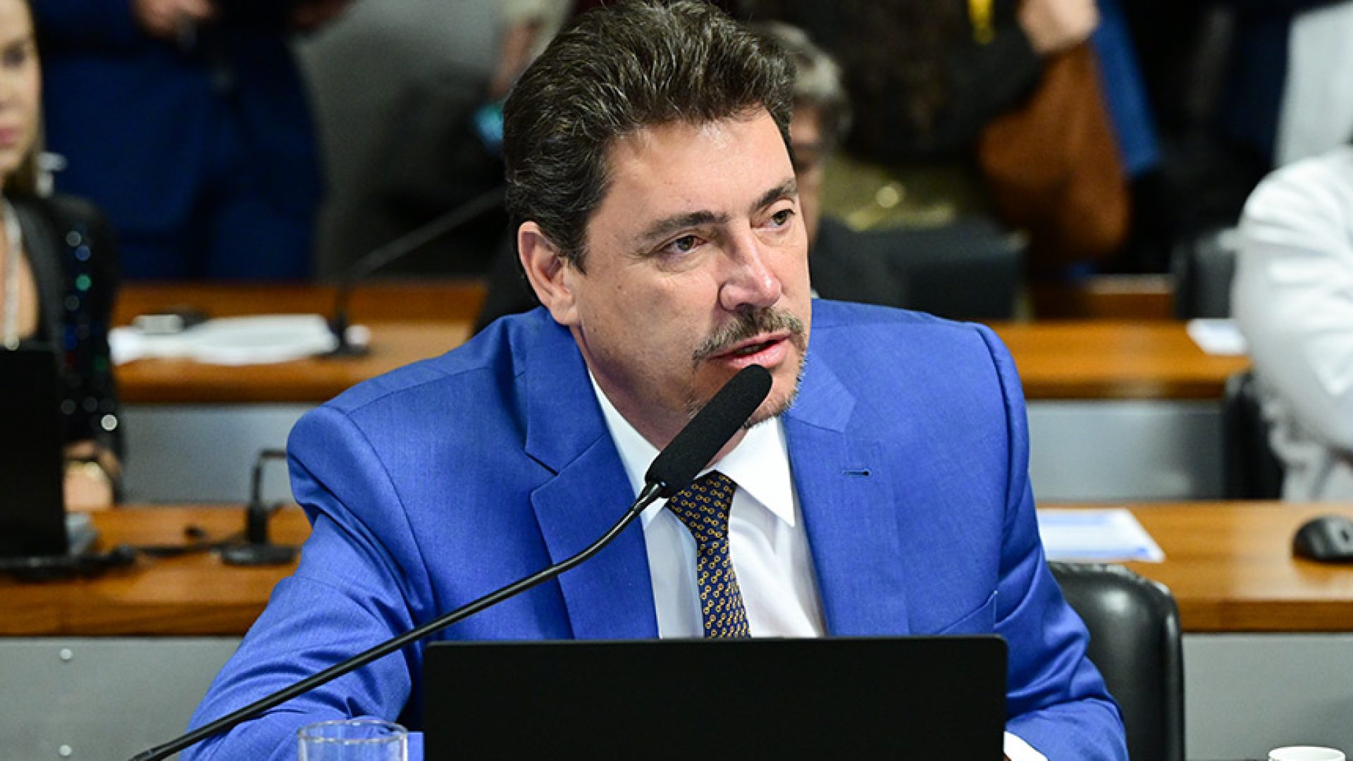Em pronunciamento, à bancada, senador Wilder Morais (PL-GO).