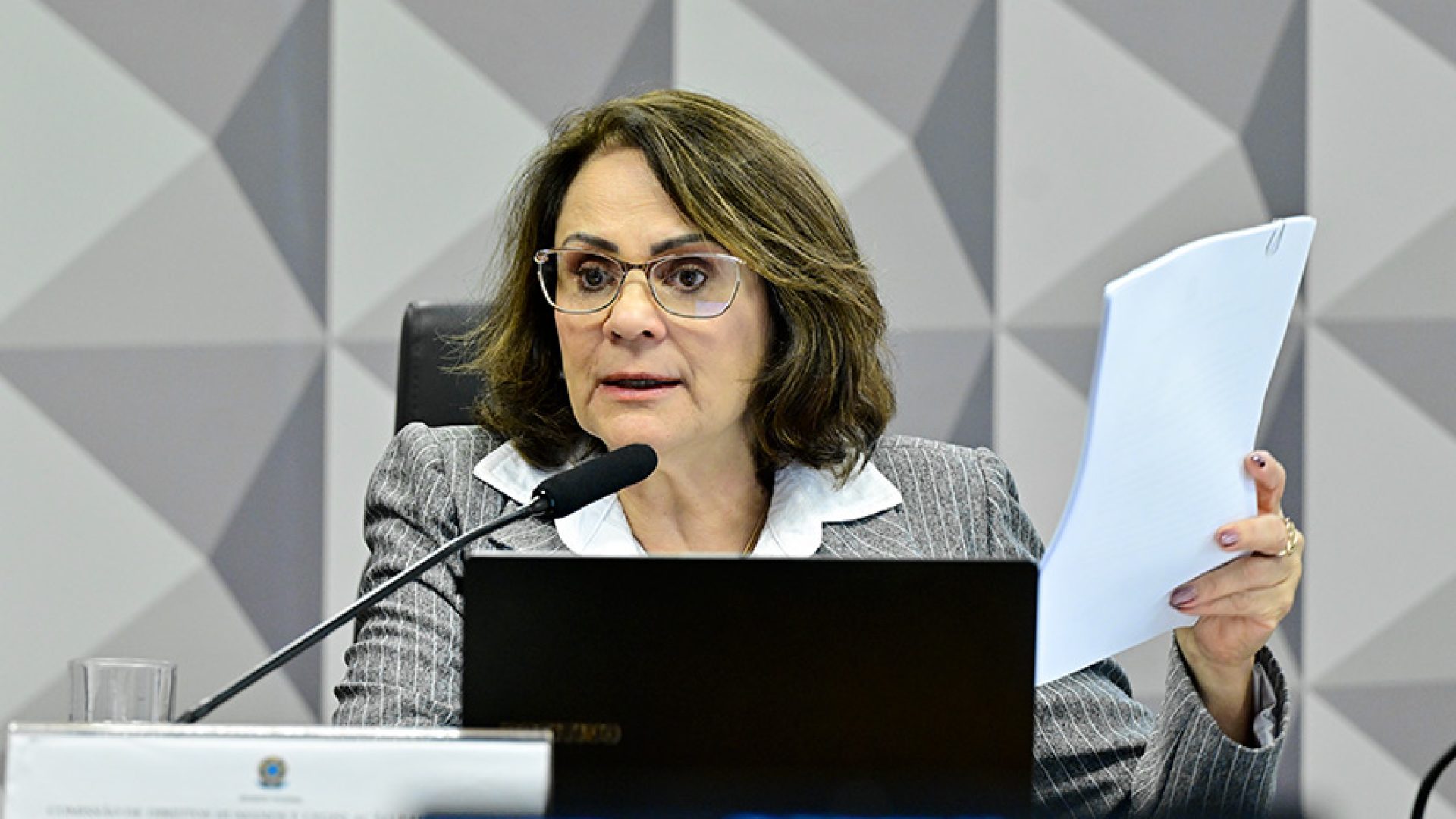 CE debate projeto que proíbe alterações e adaptações no texto da bíblia — Senado Notícias