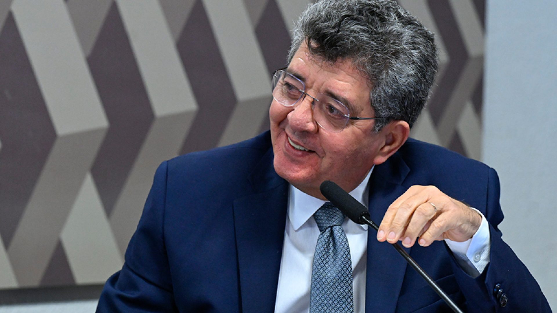 Comissão mista debate impactos da MP do Plano Brasil Soberano — Senado Notícias