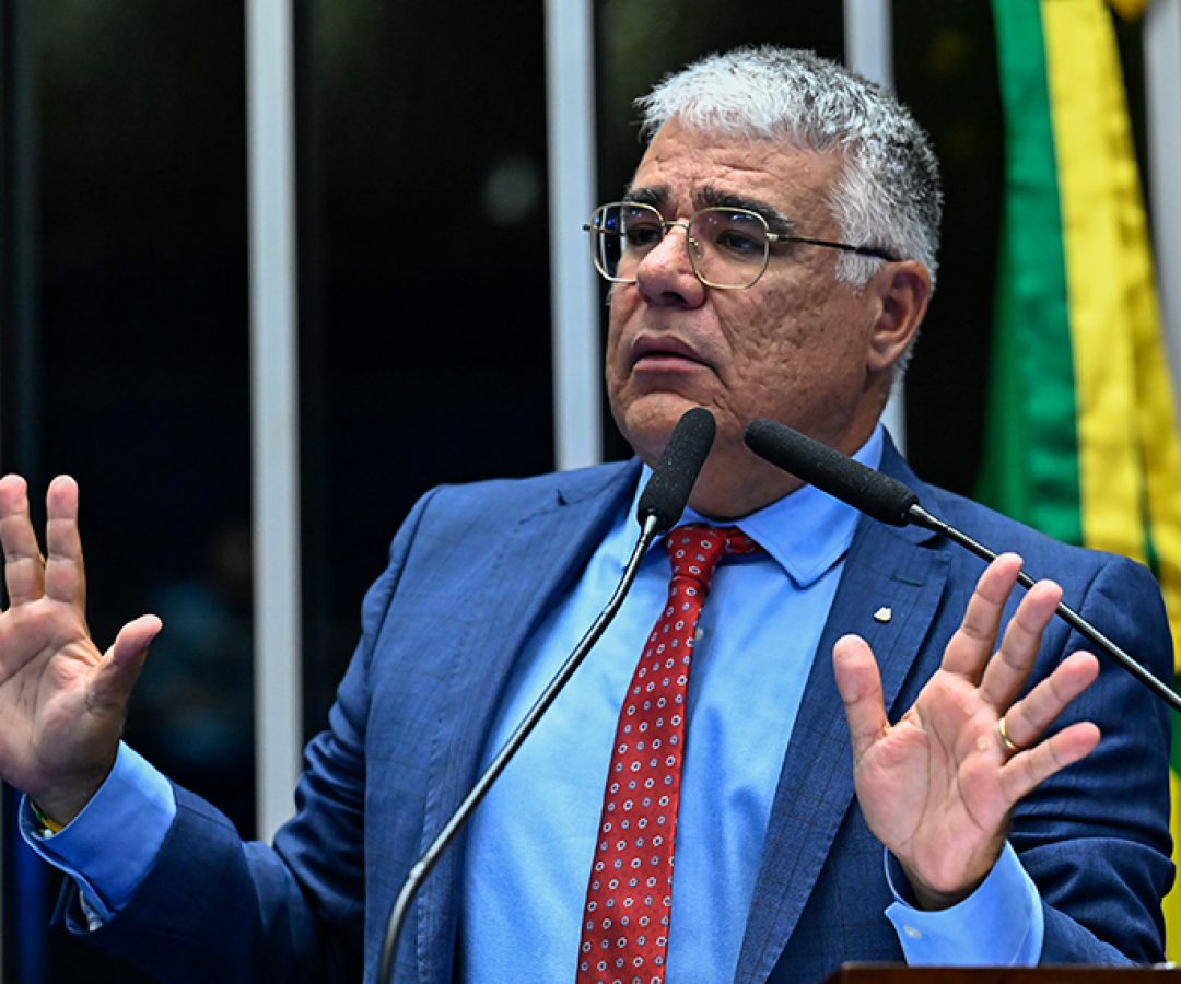Em discurso, à tribuna, senador Eduardo Girão (Novo-CE).