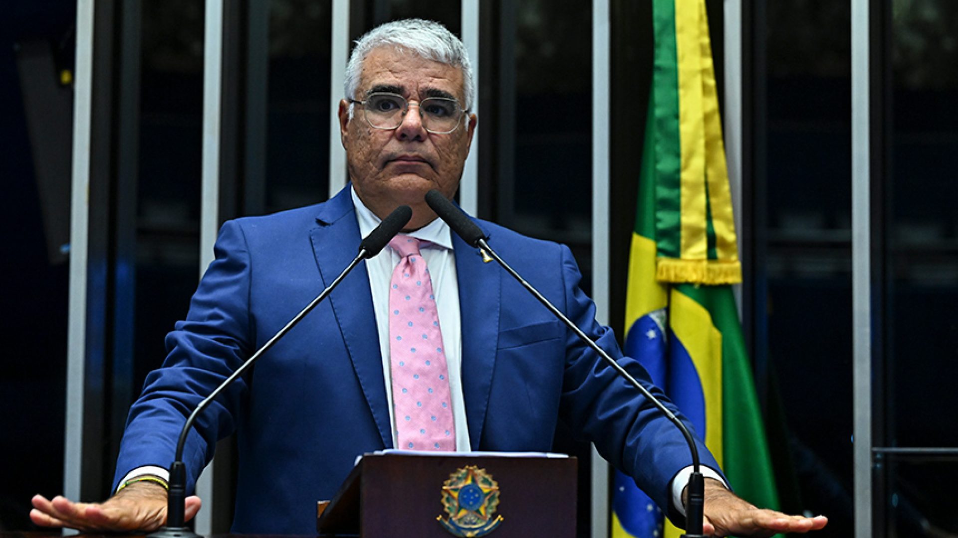 Em discurso, à tribuna, senador Eduardo Girão (Novo-CE).