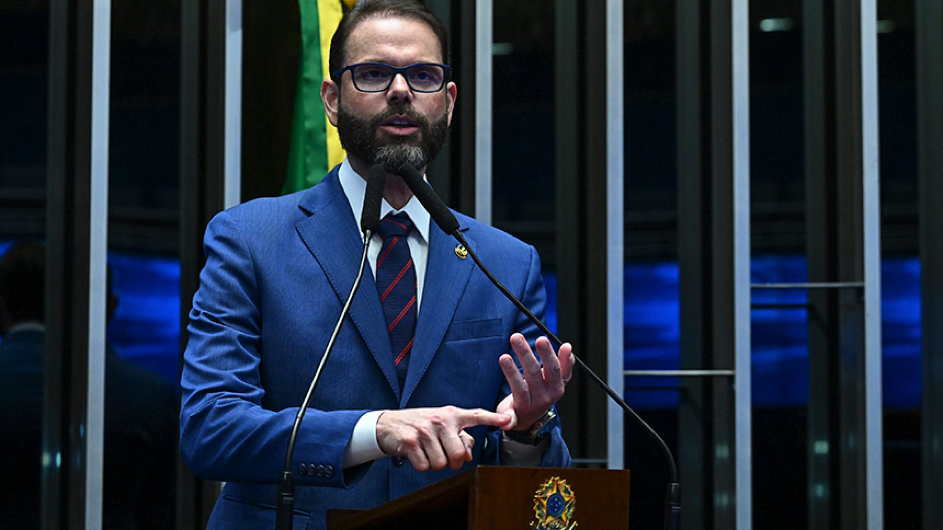 À tribuna, em discurso, senador Jorge Seif (PL-SC).