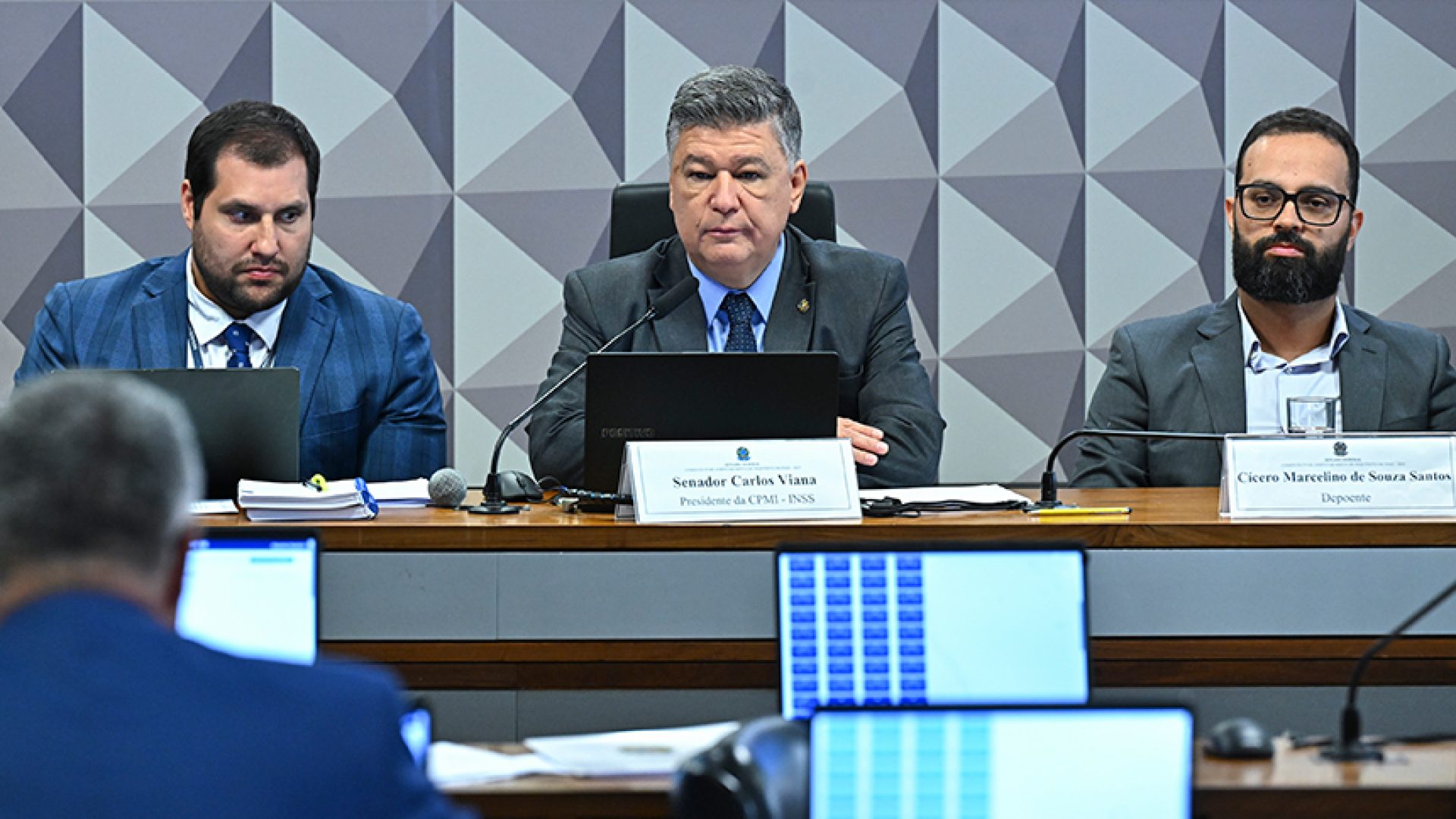 prestador de serviços diz que abriu empresas para atender a Conafer — Senado Notícias