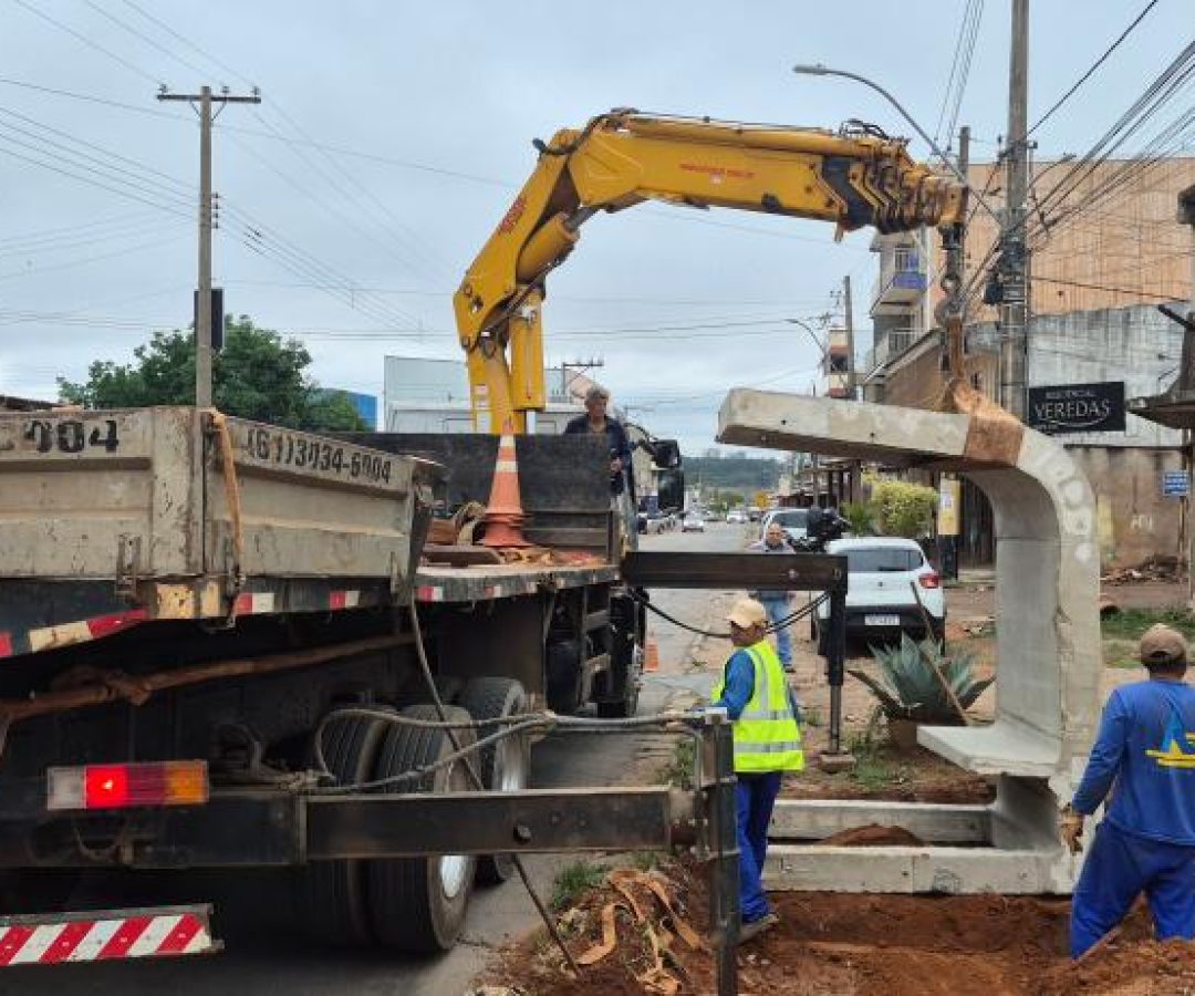Novos abrigos de ônibus ampliam conforto e segurança de passageiros do DF