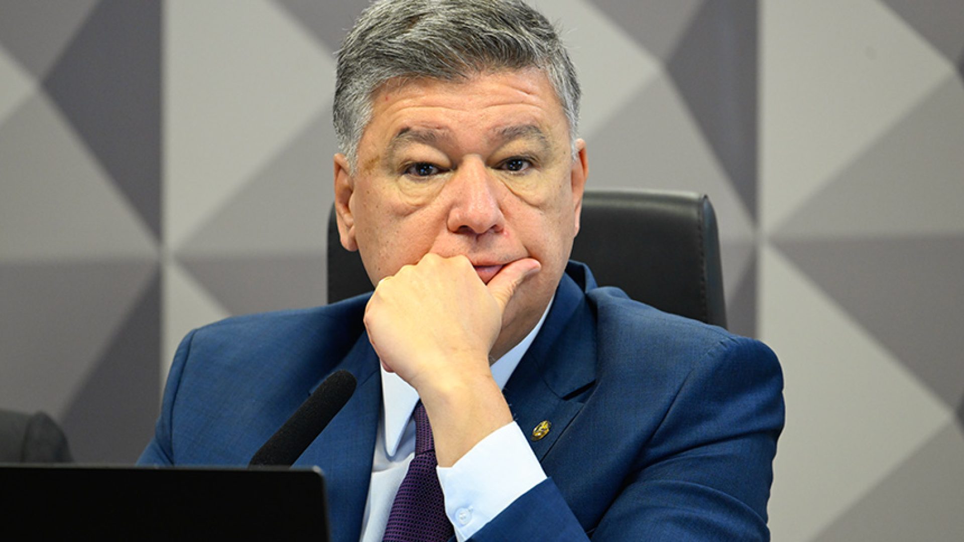 Viana ameaça prisão para convocados que postergam depoimento à CPMI do INSS — Senado Notícias