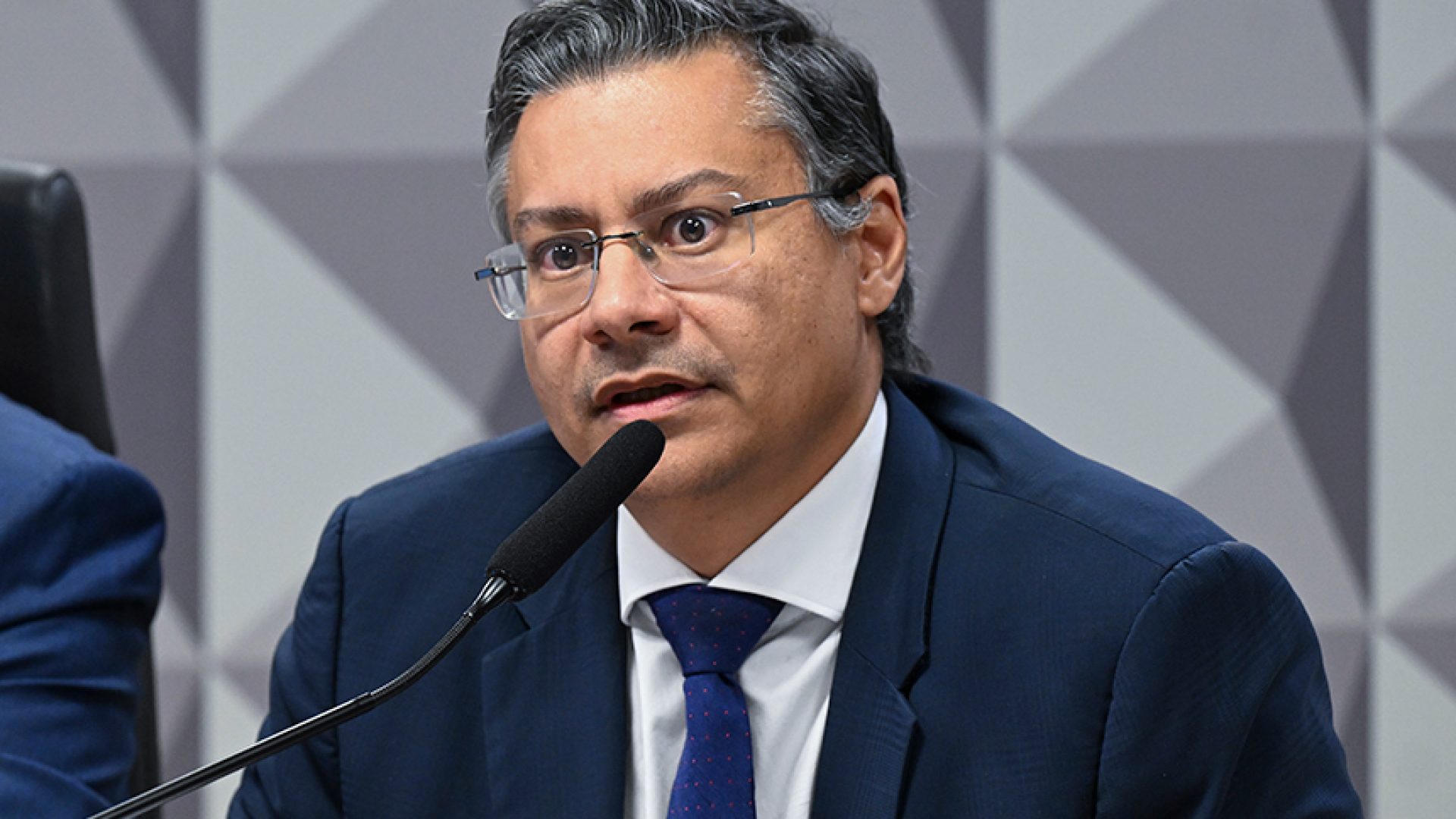 ex-procurador nega envolvimento em fraudes e silencia sobre pressões — Senado Notícias