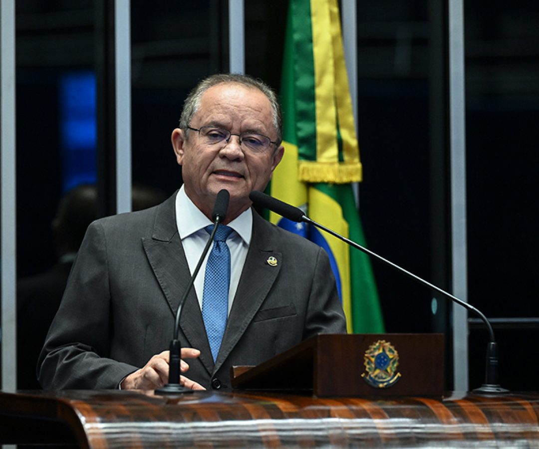 À tribuna, em discurso, senador Zequinha Marinho (Podemos-PA).