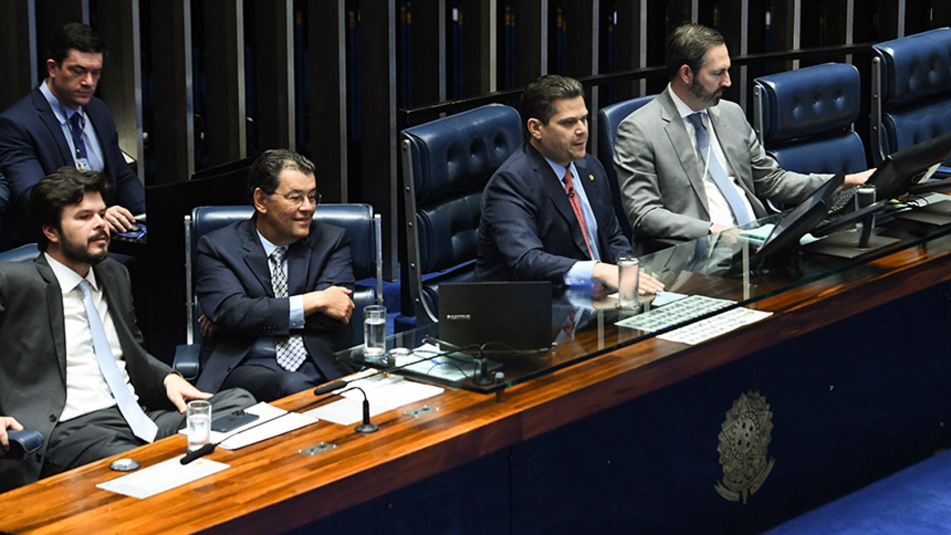Senado aprova MP do setor elétrico com abertura do mercado livre de energia — Senado Notícias