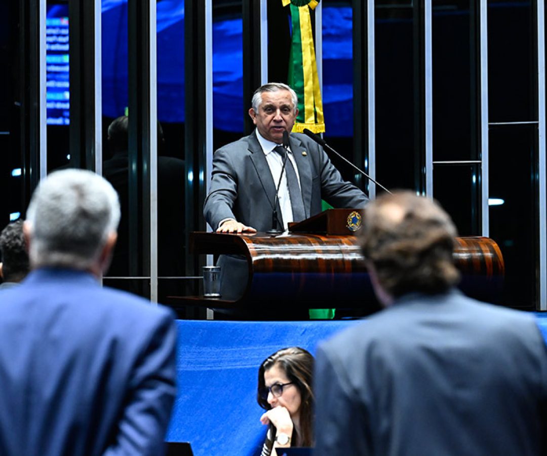 Em discurso, à tribuna, senador Izalci Lucas (PL-DF).