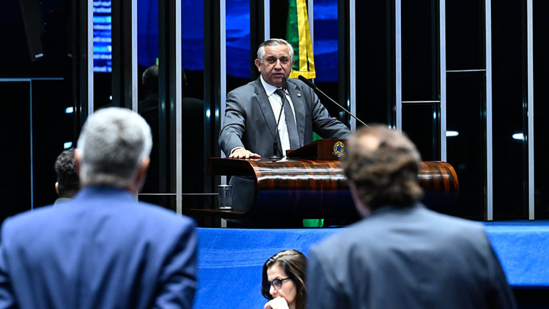 Em discurso, à tribuna, senador Izalci Lucas (PL-DF).