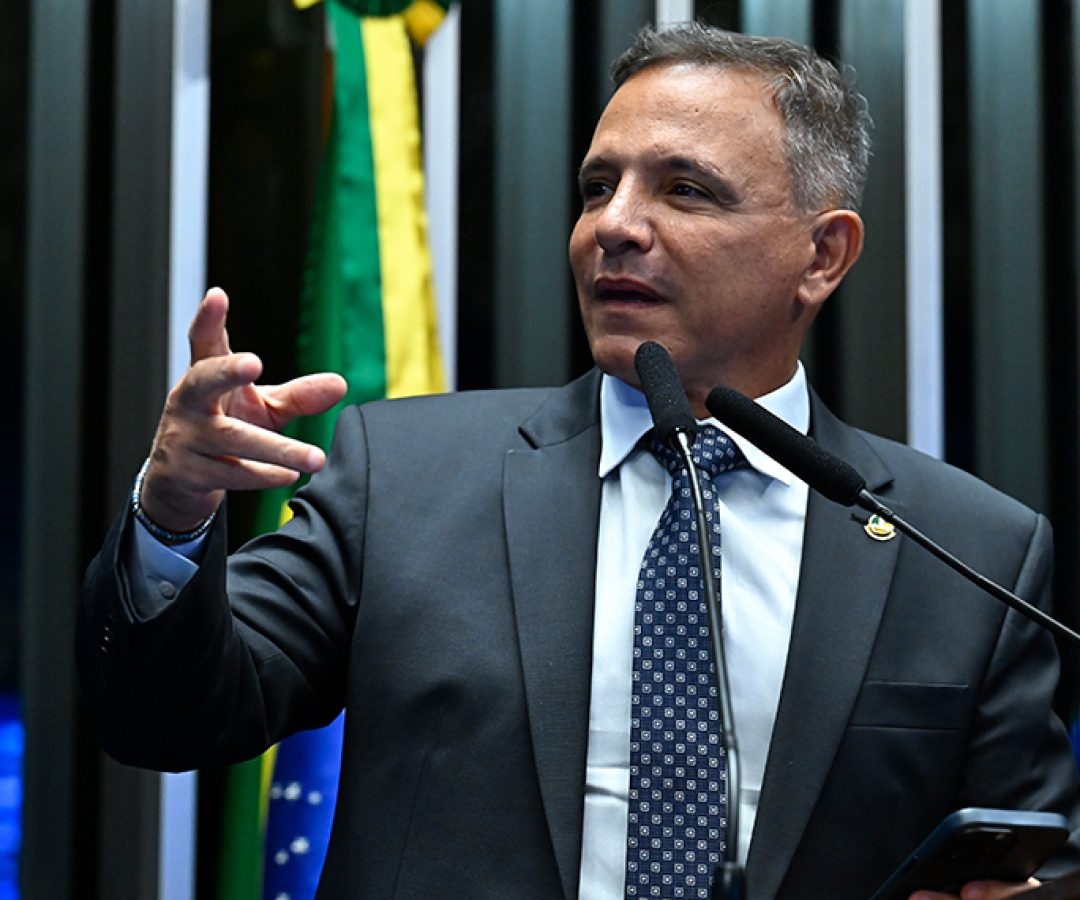 Em discurso, à tribuna, senador Marcio Bittar (PL-AC).