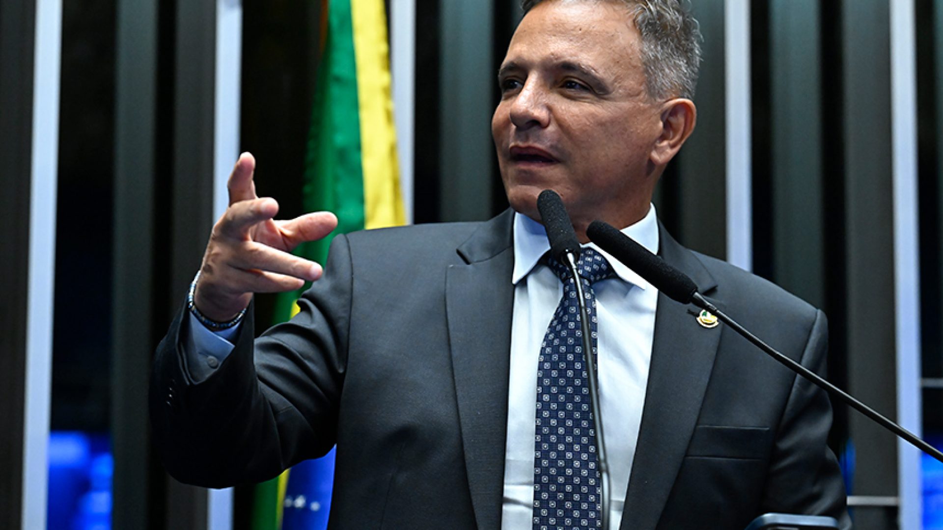 Em discurso, à tribuna, senador Marcio Bittar (PL-AC).