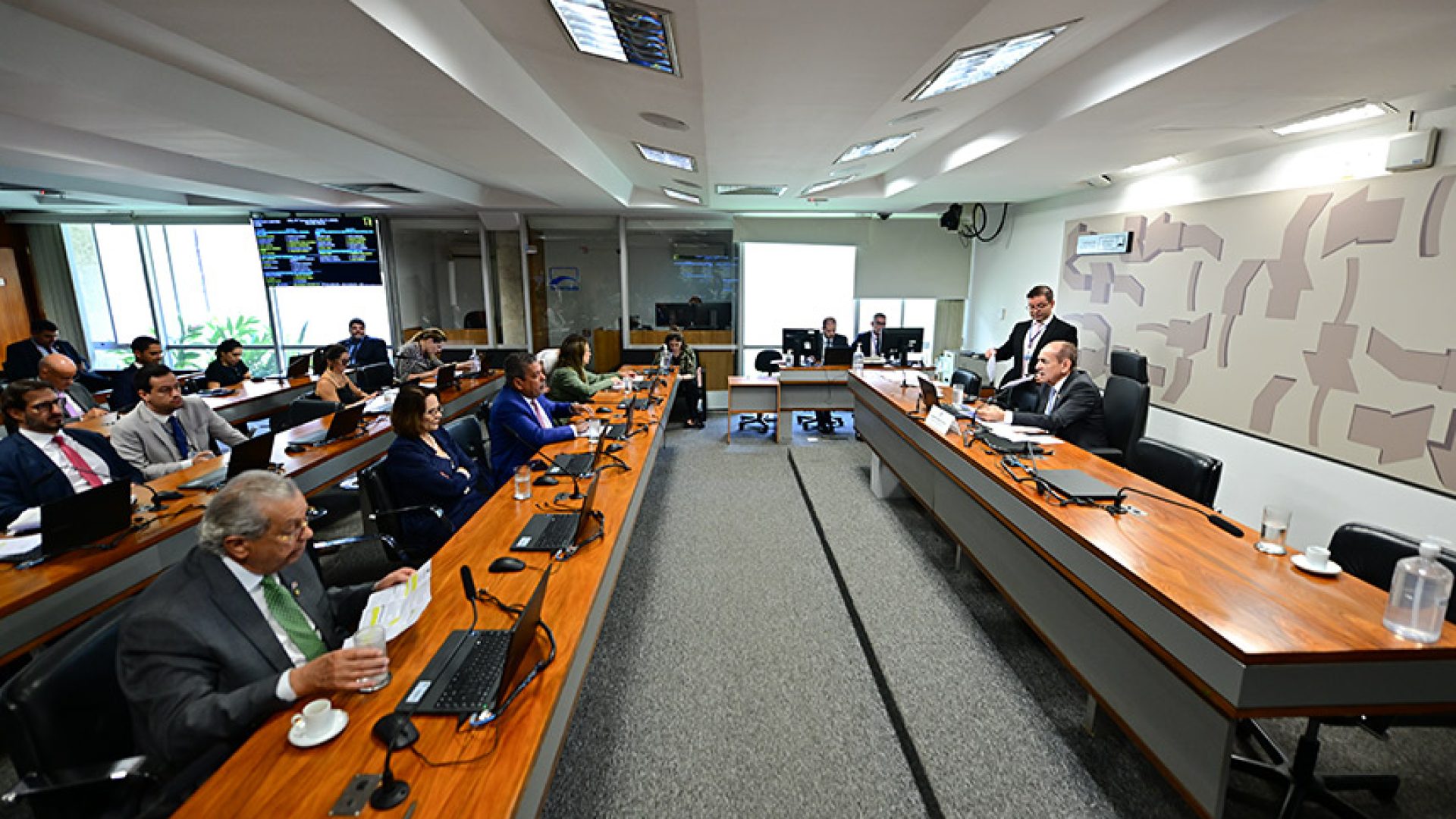 Comissões aprovam emendas ao Orçamento de 2026 — Senado Notícias