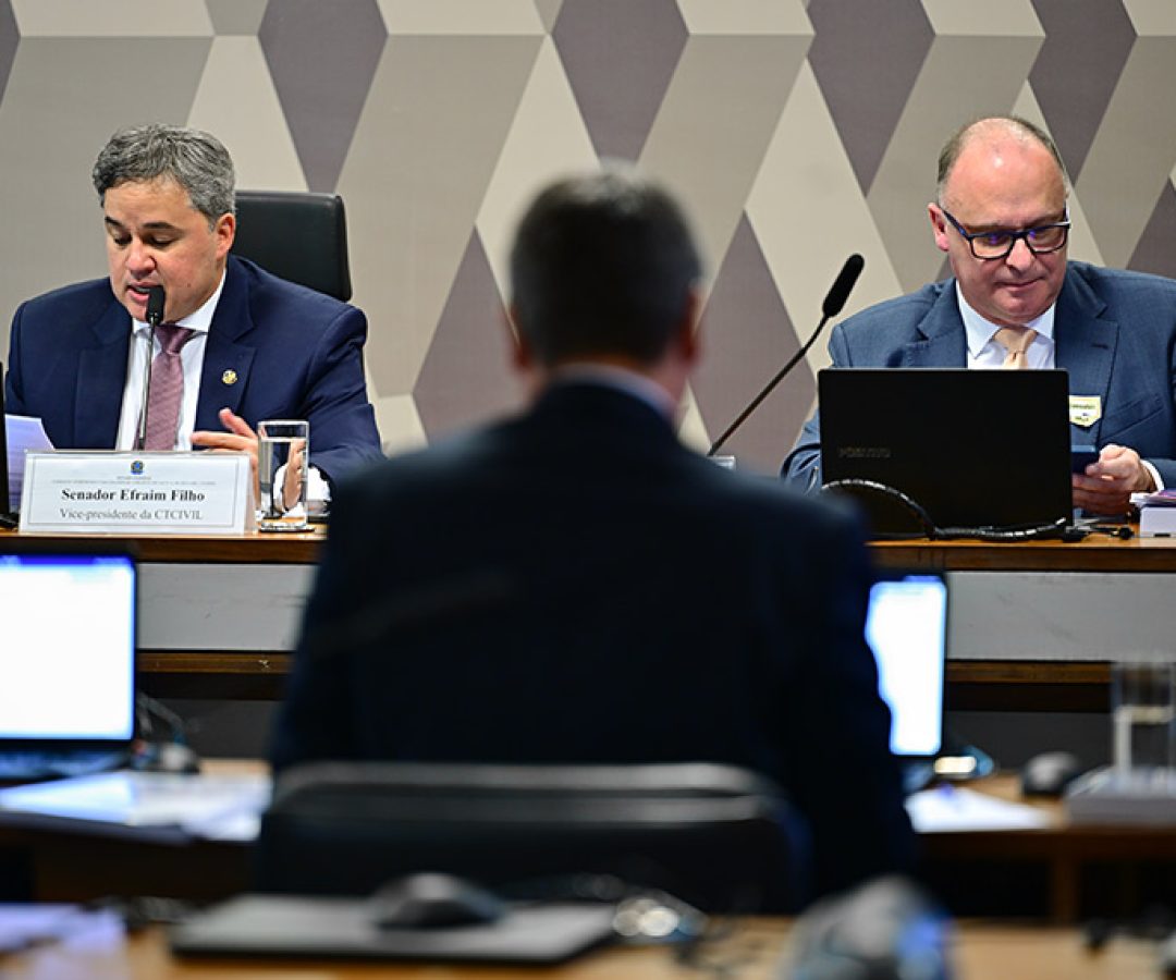 regras contratuais devem garantir equilíbrio, destacam juristas — Senado Notícias