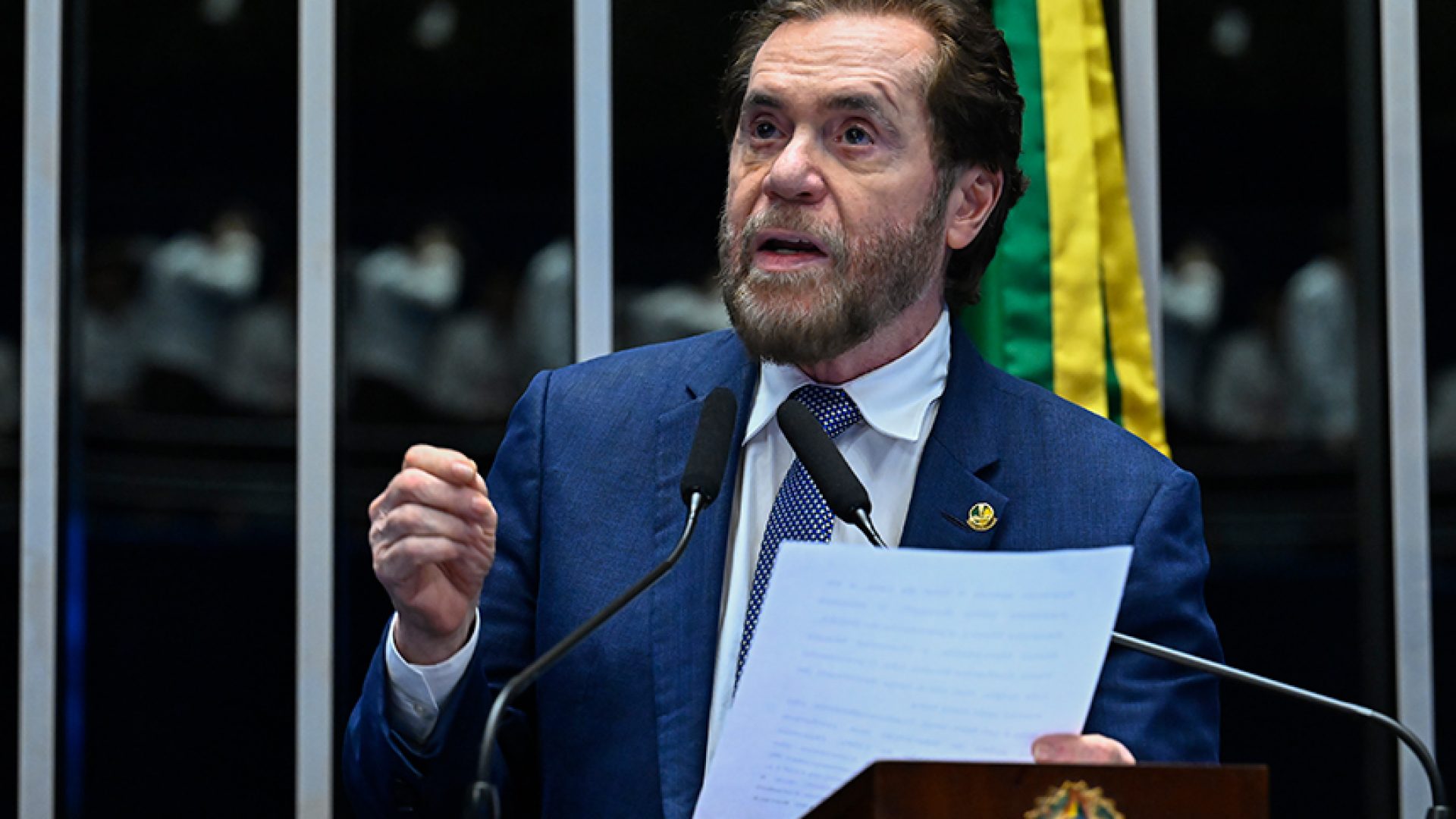 Em discurso, à tribuna, senador Plínio Valério (PSDB-AM).