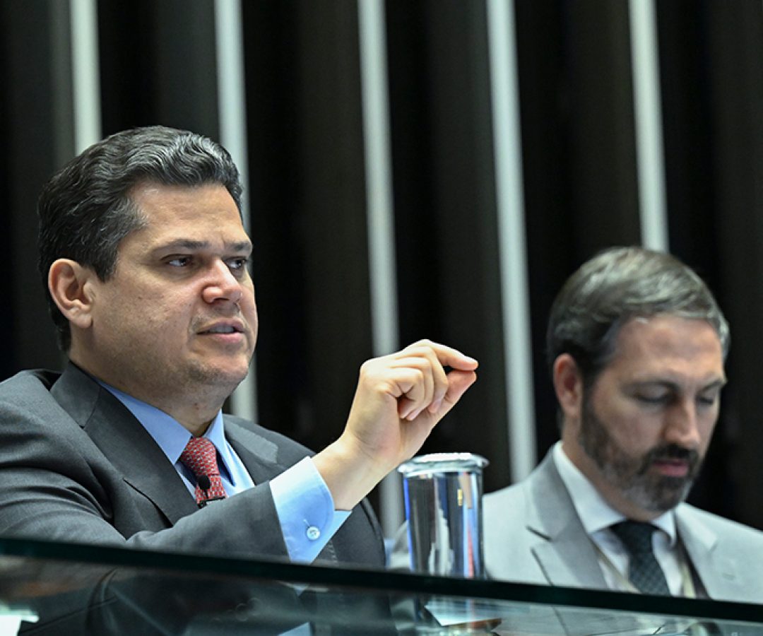 Aposentadoria especial para agentes de saúde será votada na terça, anuncia Davi — Senado Notícias