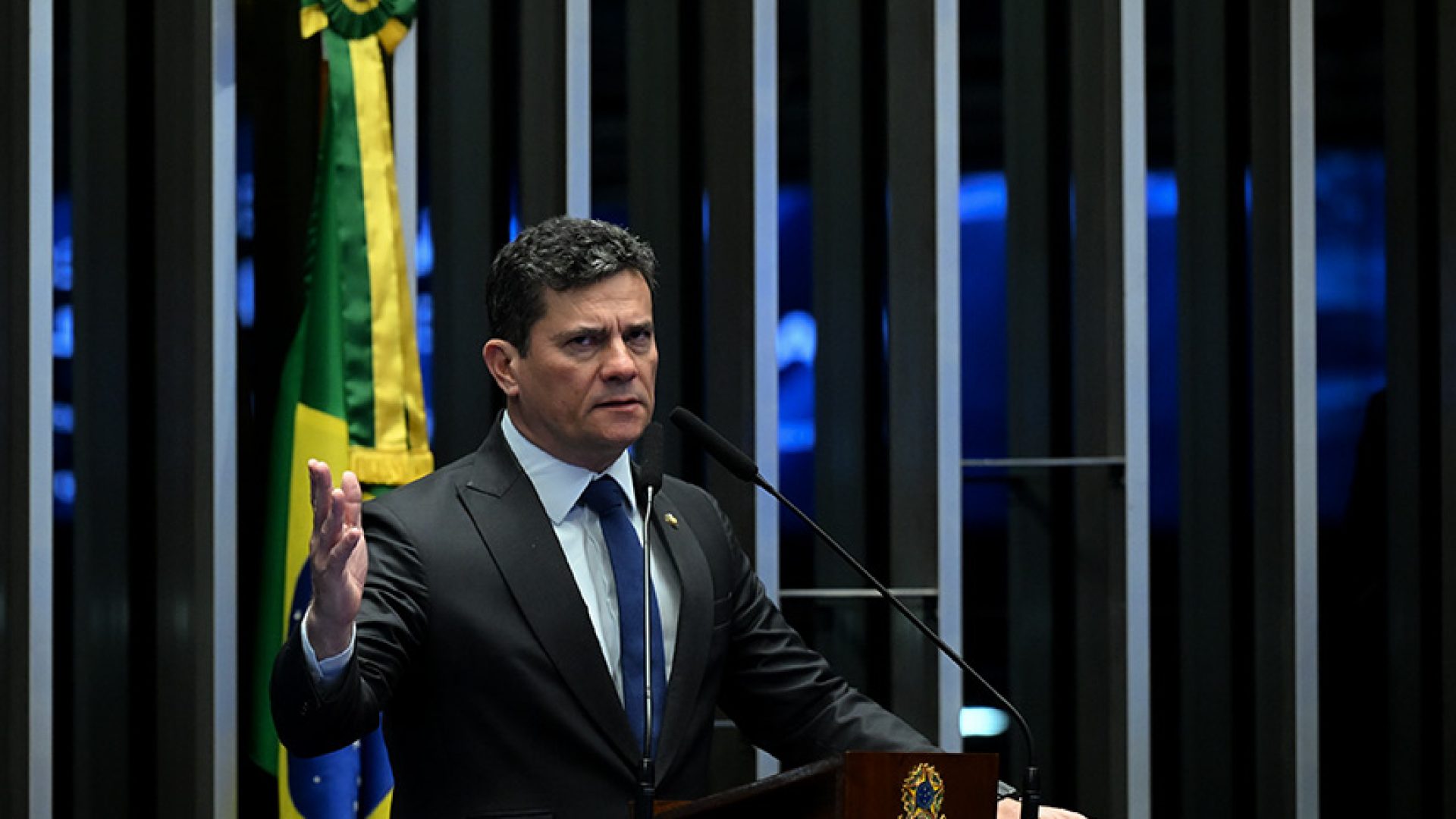 À tribuna, em discurso, senador Sergio Moro (União-PR).