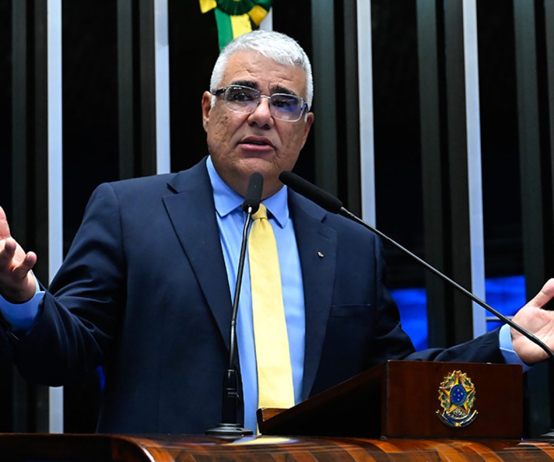 Senador Eduardo Girão (Novo-CE) em discurso à tribuna.