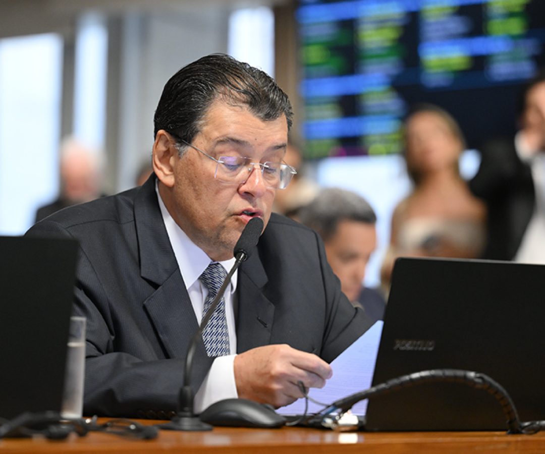 Em pronunciamento, à bancada, relstor do PL 3.084/2025, senador Eduardo Braga (MDB-AM).
