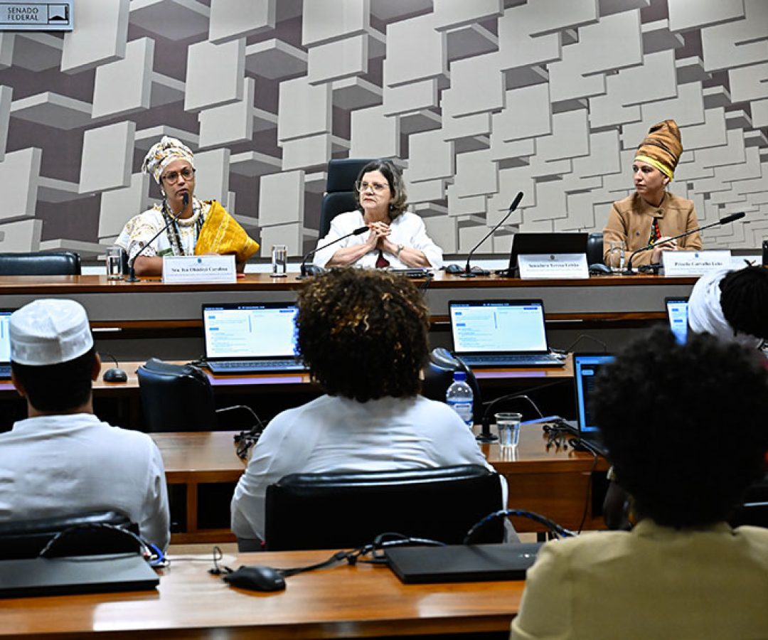 Debate defende política nacional em favor de povos de terreiro e matriz africana — Senado Notícias