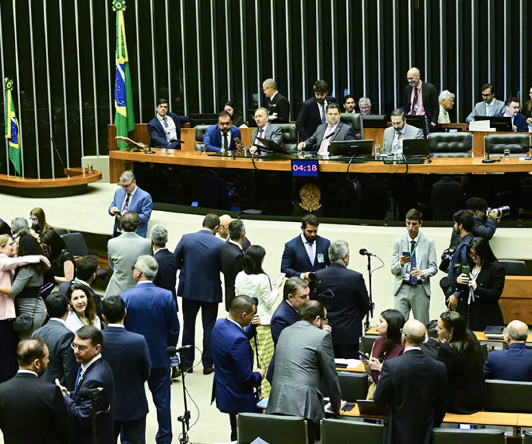 Aprovado crédito de R$ 34,3 bi para benefícios previdenciários e Bolsa Família — Senado Notícias
