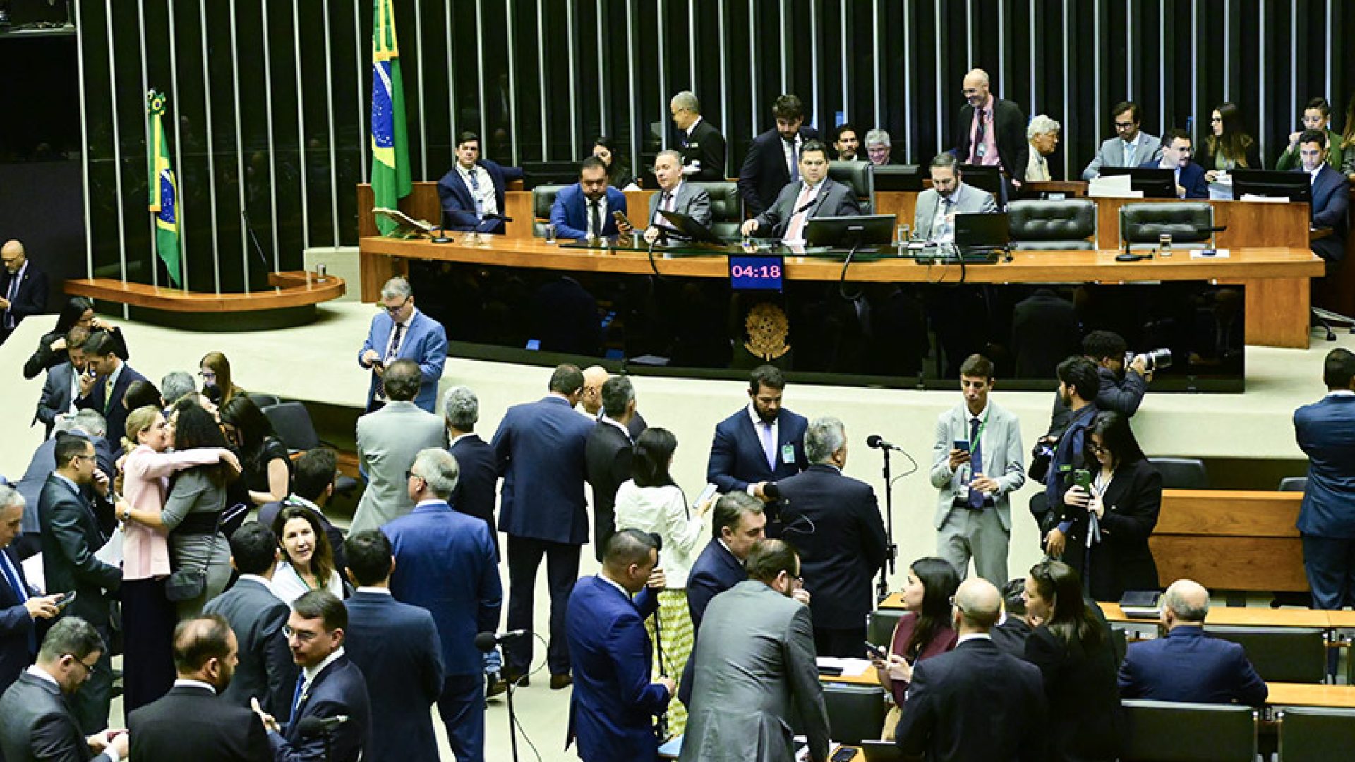 Aprovado crédito de R$ 34,3 bi para benefícios previdenciários e Bolsa Família — Senado Notícias