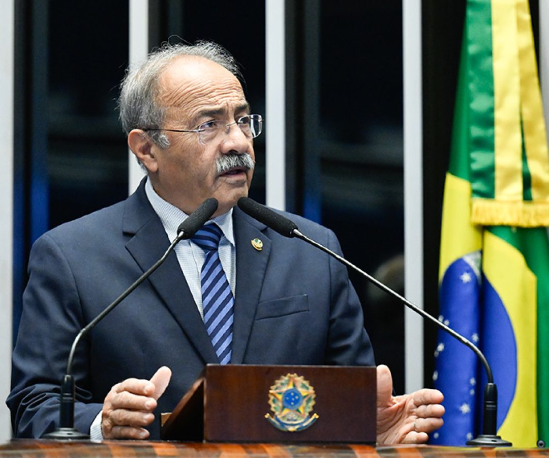 Em discurso, à tribuna, senador Chico Rodrigues (PSB-RR).
