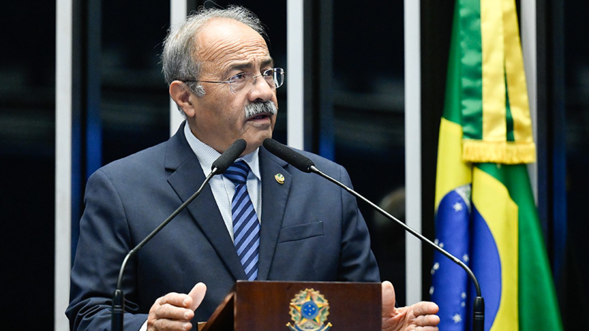 Em discurso, à tribuna, senador Chico Rodrigues (PSB-RR).