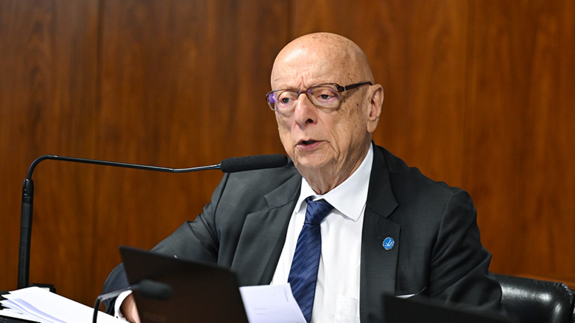 Em pronunciamento, à bancada, relator do PDL 317/2024, senador Esperidião Amin (PP-SC).