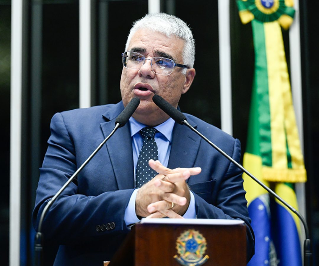Em discurso, à tribuna, senador Eduardo Girão (Novo-CE).