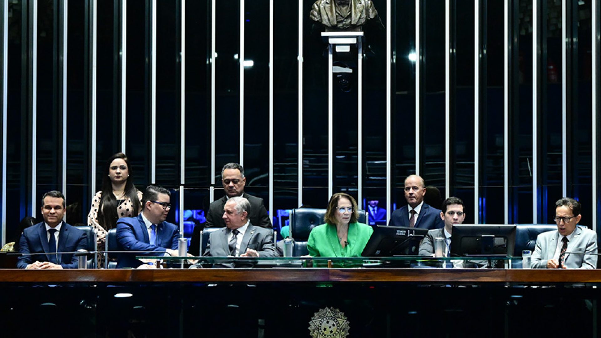 Sessão especial destaca relevância da Bíblia na fé, cultura e direitos humanos — Senado Notícias