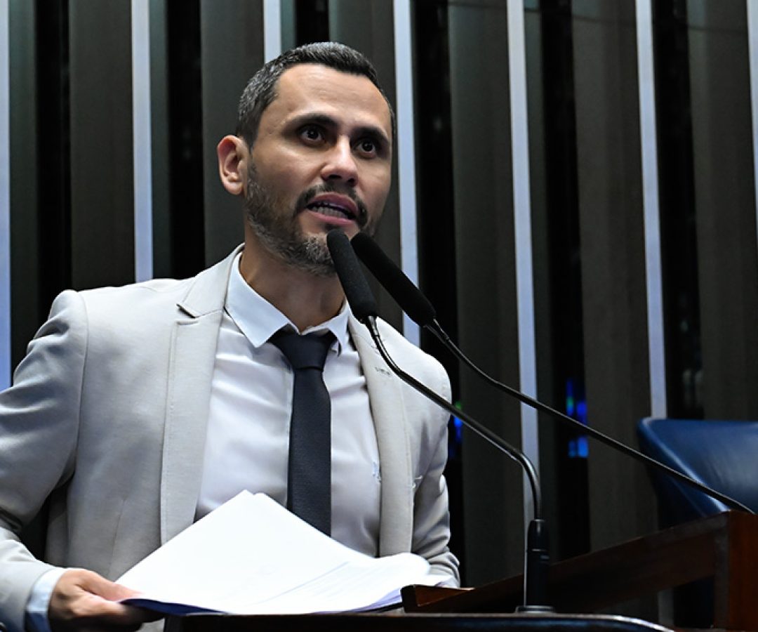 Em discurso, à tribuna, senador Cleitinho (Republicanos-MG).